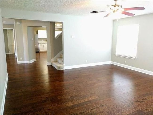 Image of 2106 Logan Dr