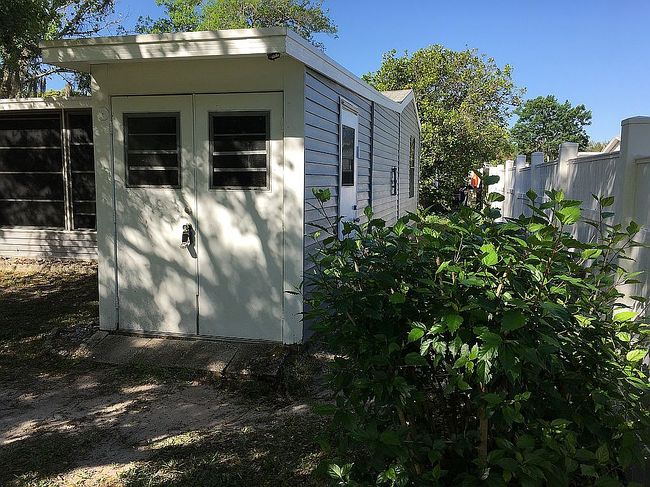 Additional photo 3 of property located at 639 Ne Cottage Park Ln