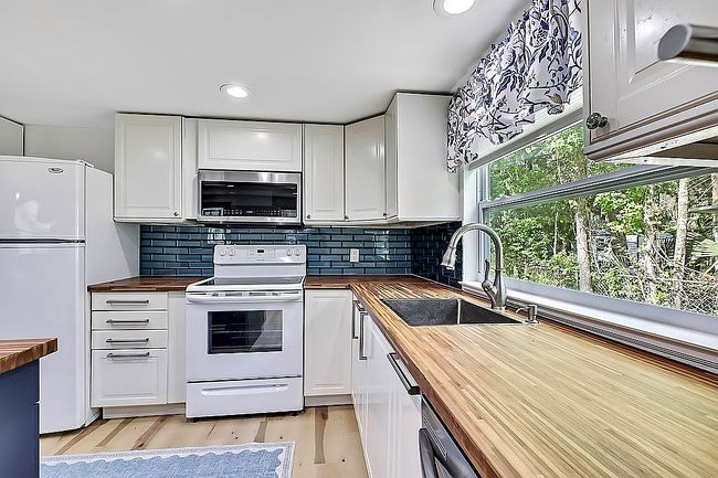 Photo of 326 Ne 9th St, Crystal River, FL