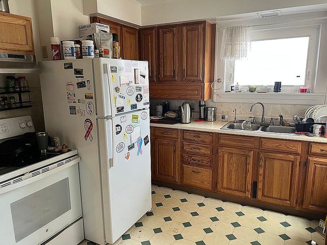 Image of 561 W Washington St