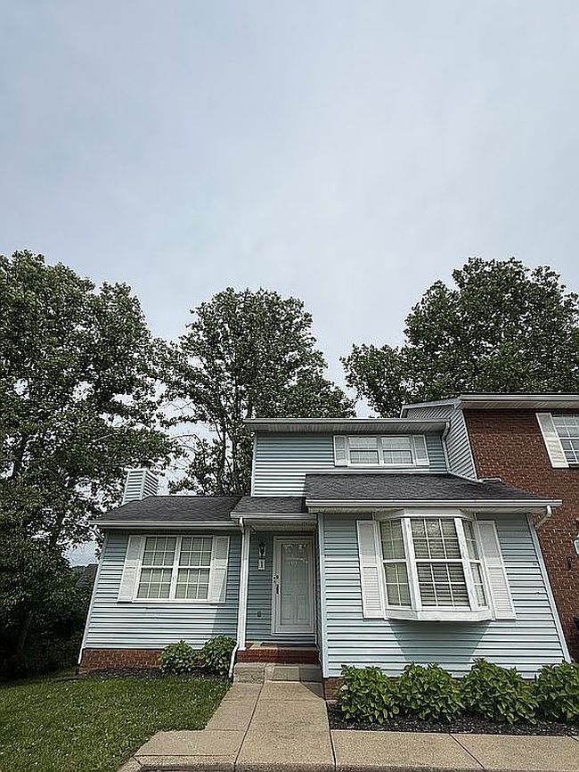 Photo of 1 Carriage Way, Hurricane, WV