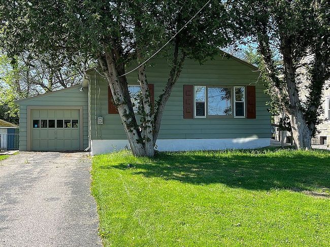 Image of 3281 Milton Ave