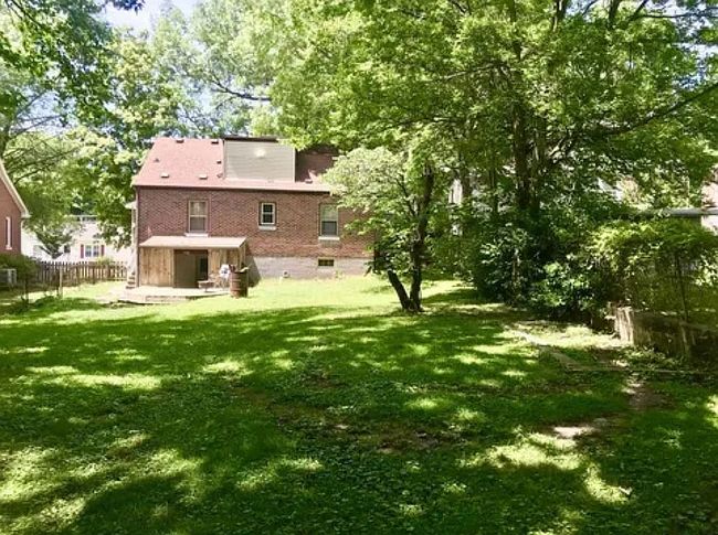 Image of 2021 Meadow Ln