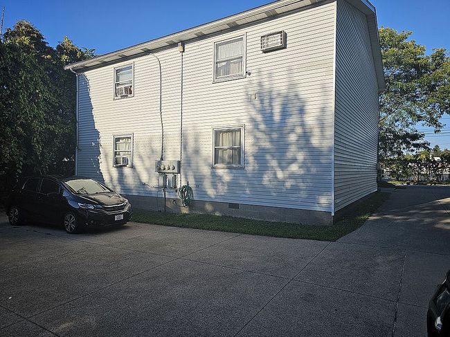 Additional photo of property located at 2048 Mcclelland Ave #4