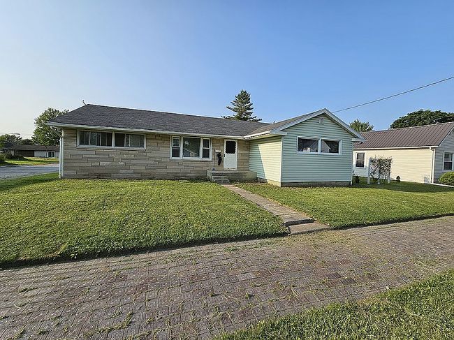 Image of 338 W Huntington St