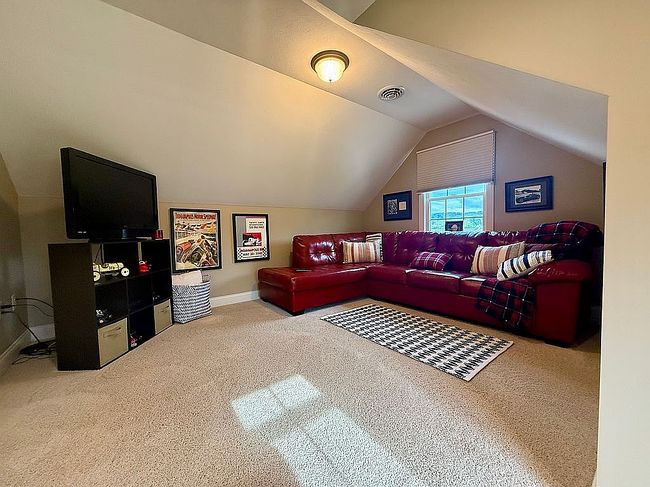 Photo of 960 Buena Vista Dr, Brownstown, IN