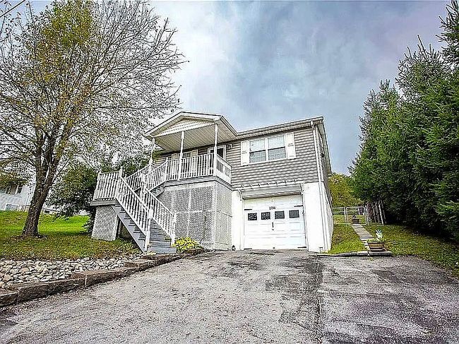 Photo of 2211 Campbell Ave
