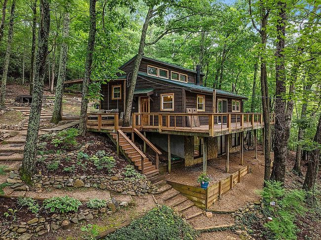 Photo of 114 Whisper Wood Ln, Johnson City, TN