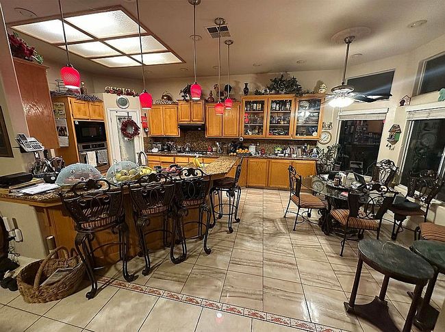 Photo of 11017 Iron Creek Ave, Bakersfield, CA
