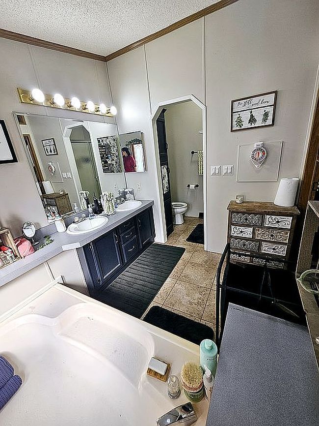 Additional photo 2 of property located at 225 16th Ave N