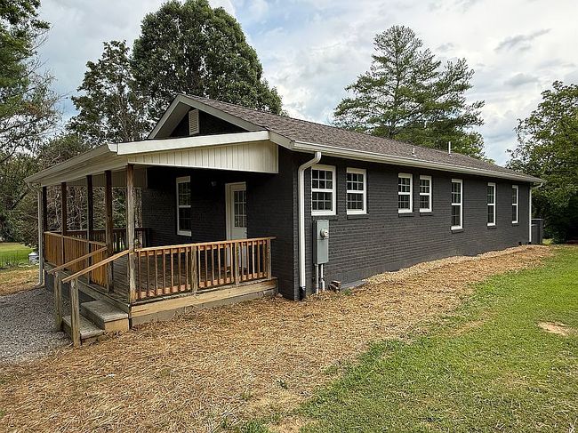 Photo of 1122 Ohio Ave, Etowah, TN