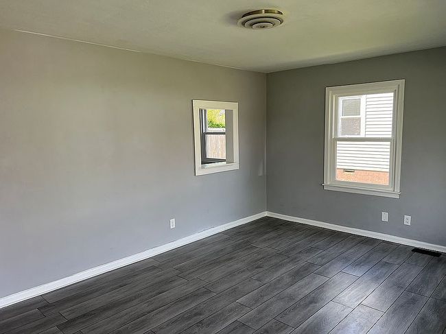 Additional photo 3 of property located at 502 Diecks Dr