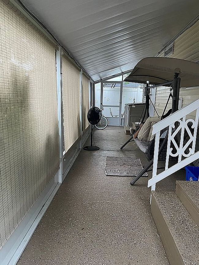 Image of 13905 W Colonial Dr