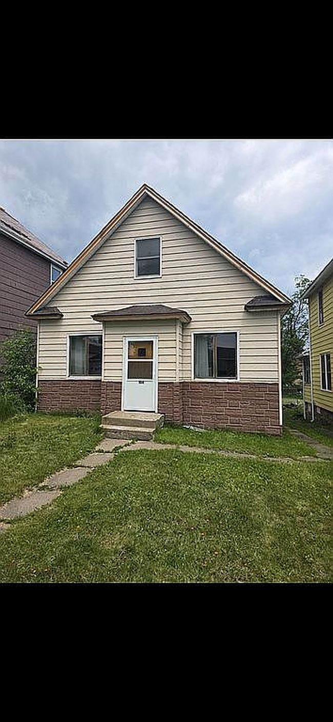 Photo of 106 W Iowa Ave