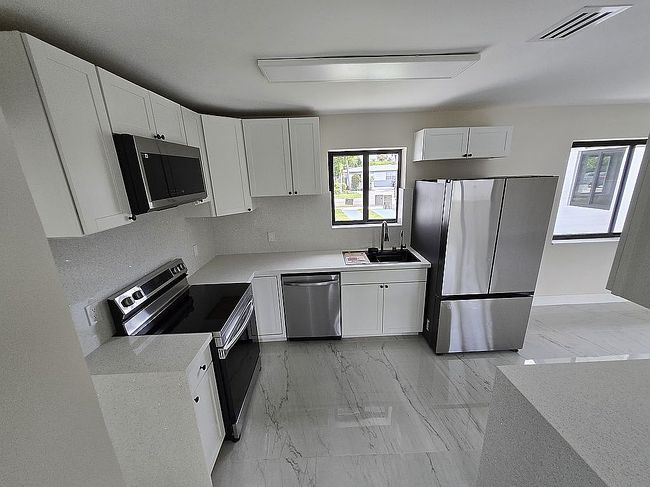 Photo of 721 Sw 5th Ct, Hallandale Beach, FL