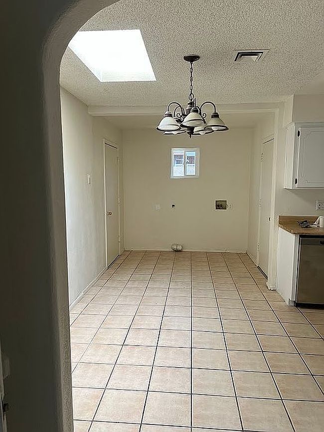 Image of 1086 S Arena Dr