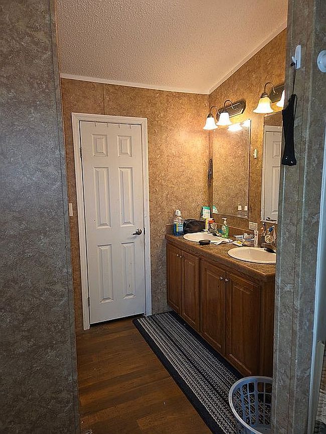 Photo of 3300 Pine Ln, Nederland, TX