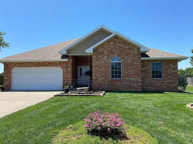 Image of 421 Holly Dr