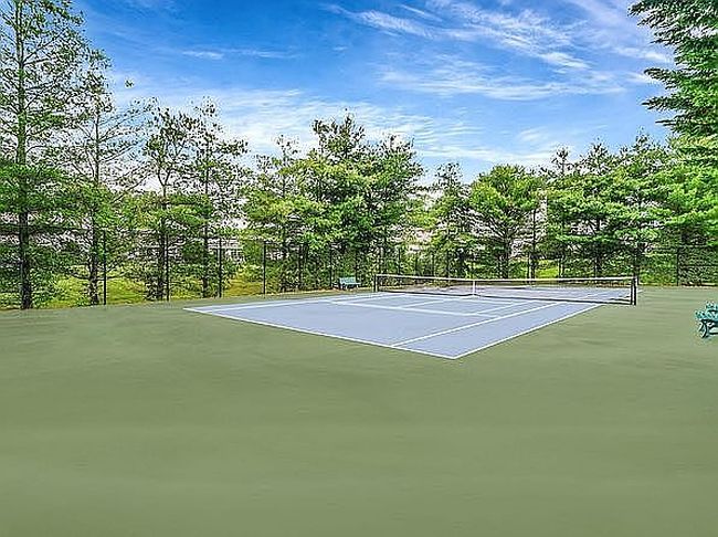 Photo of 204 Erik Dr, East Setauket, NY