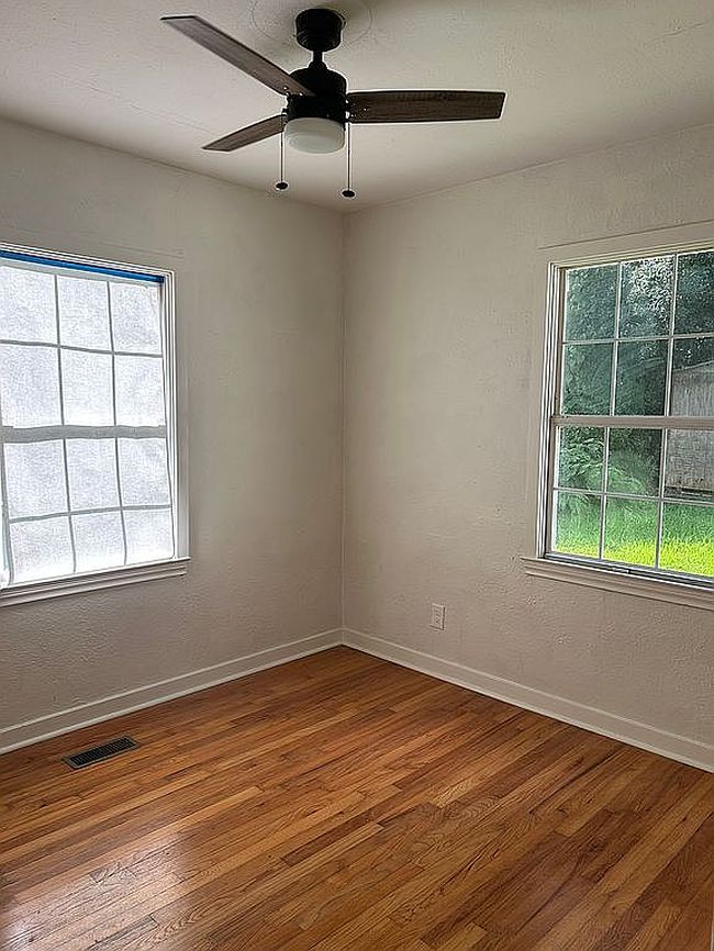 Photo of 702 Collins Dr, Tallahassee, FL