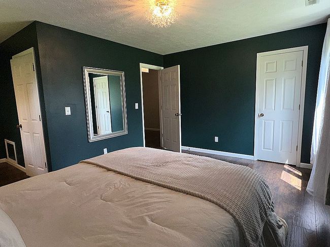 Photo of 1001 Meadowlark Dr, Carterville, IL