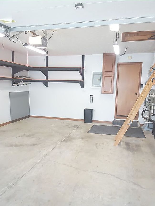 Photo of 1422 Holiday Ln E, Brownsburg, IN