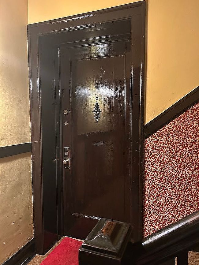 Additional photo 3 of property located at 5473 S Ingleside Ave Apt 1E