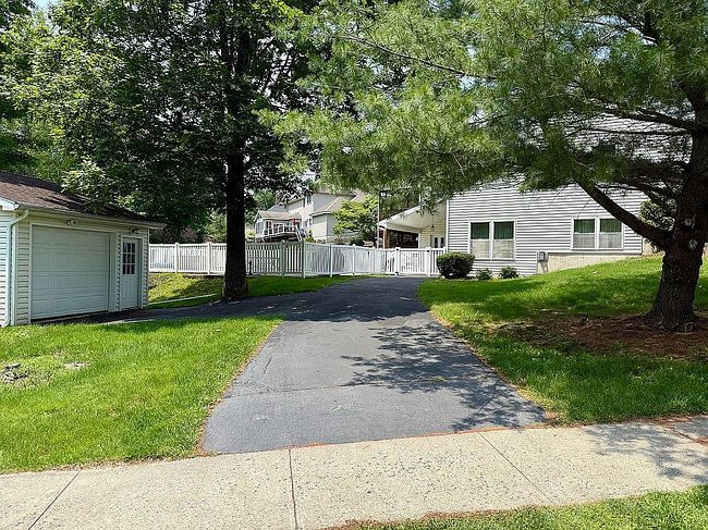 Photo of 112 Hickory Dr, Pottsville, PA