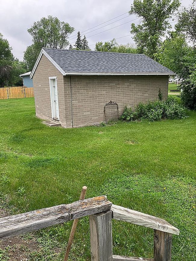 Additional photo 2 of property located at 211 N Main St