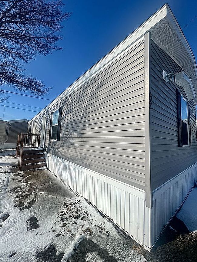 Image of 3939 N Clinton St #62