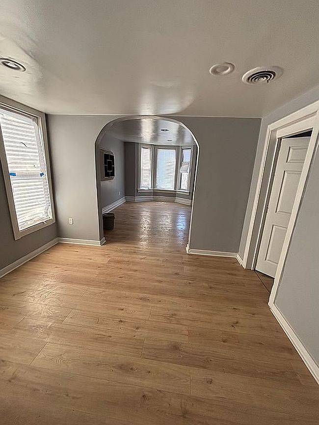 Image of 6039 S Carpenter St