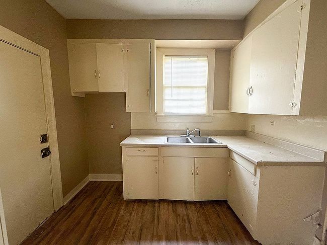 Image of 223 Donald St