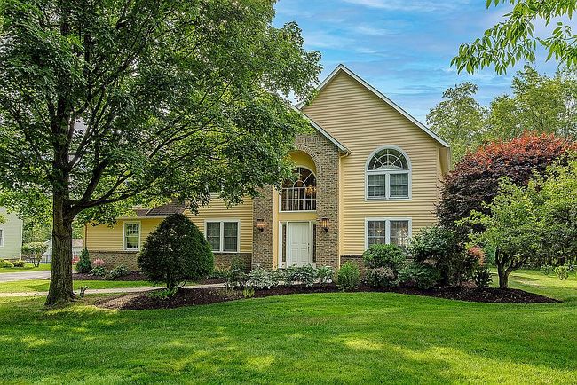 Photo of 7 Juniper Ln, New Hartford, NY
