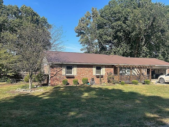 Photo of 8333 Carlton Rd W