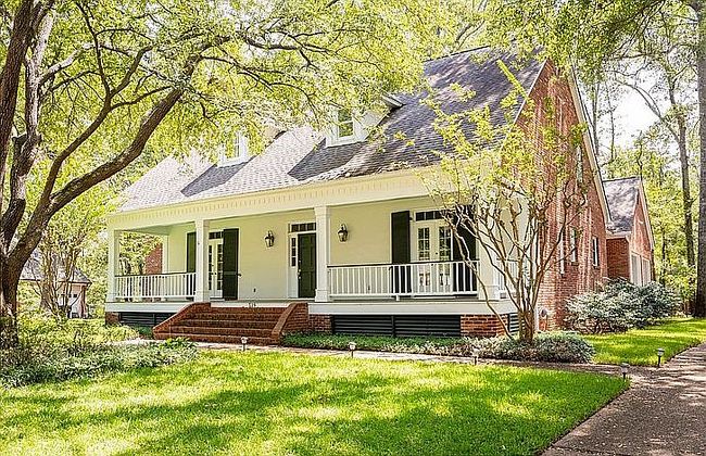 Preview of property located at 529 Windsor Dr