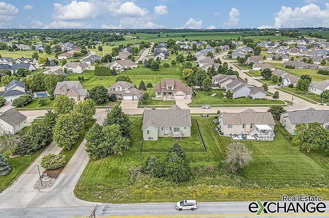 Photo of 46 Cobblestone Ln, Le Claire, IA