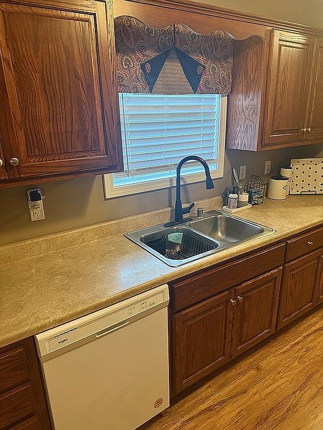 Image of 1172 Red Fern Rd