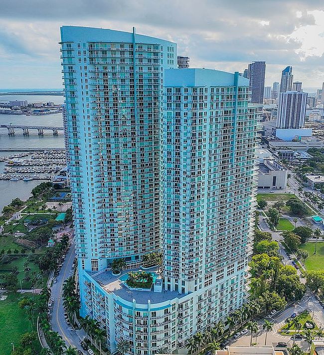 Image of 1900 N Bayshore Dr Apt 2715