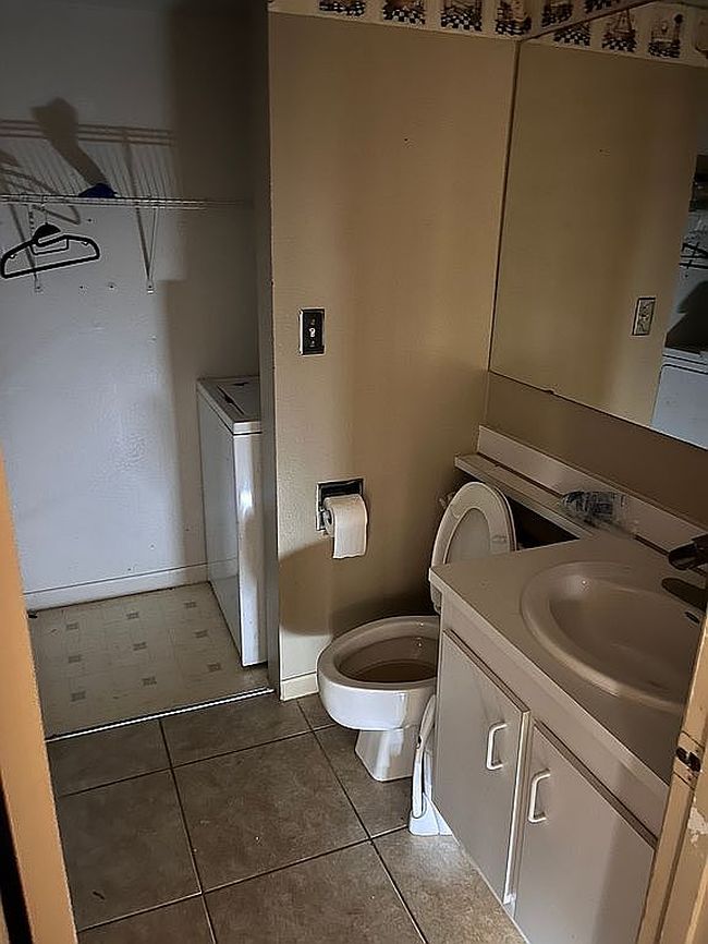 Photo of 1703 Park Meadows Dr Apt 3, Fort Myers, FL