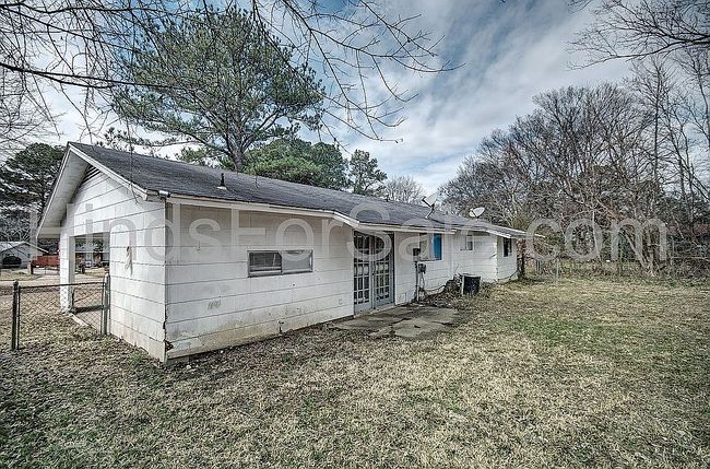 Additional photo 1 of property located at 138 James Monroe Pl