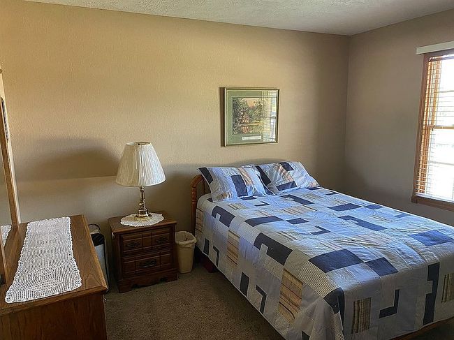 Image of 421 Holly Dr