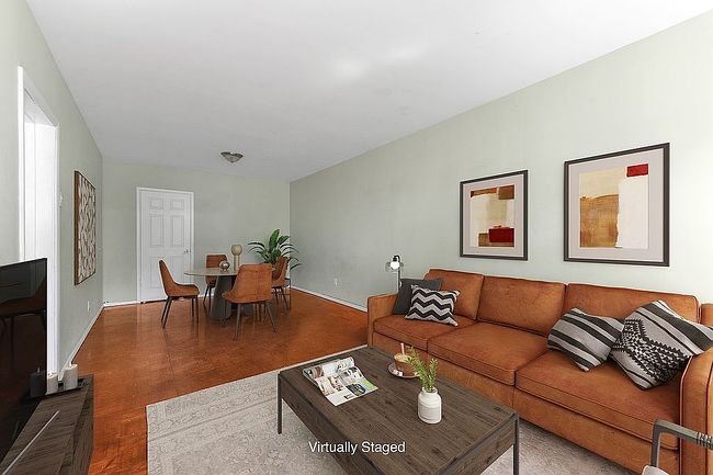 64-08 Metropolitan Ave, Middle Village, NY