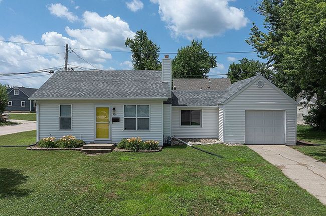 Photo of 3301 Eastern Ave Ne, Cedar Rapids, IA
