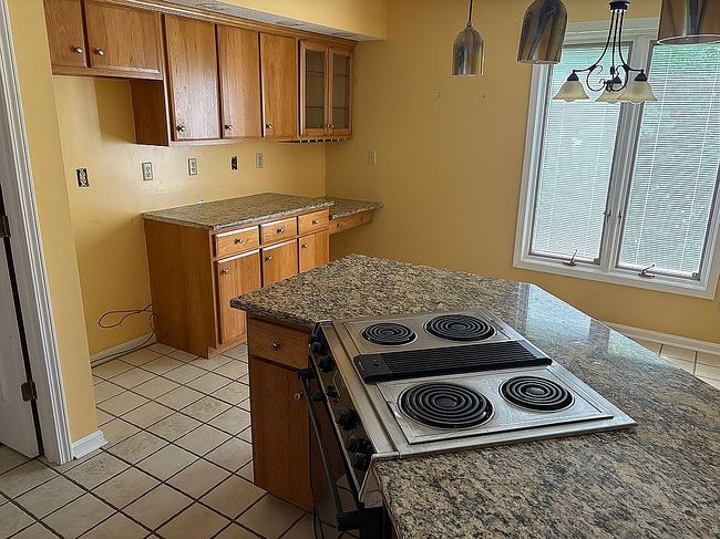 Additional photo 3 of property located at 1124 Oak St