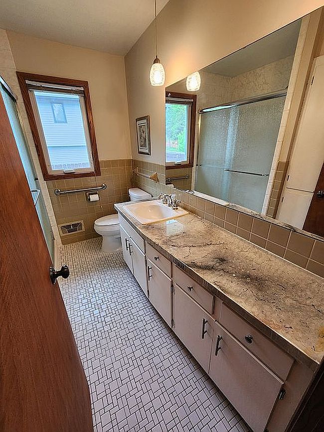 Photo of 1180 Hathaway Ln Ne, Fridley, MN