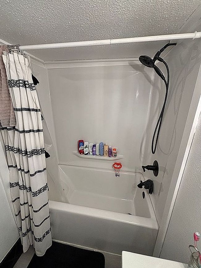 Image of 406 S B St