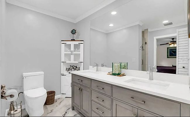 Image of 203 N Sweetwater Blvd