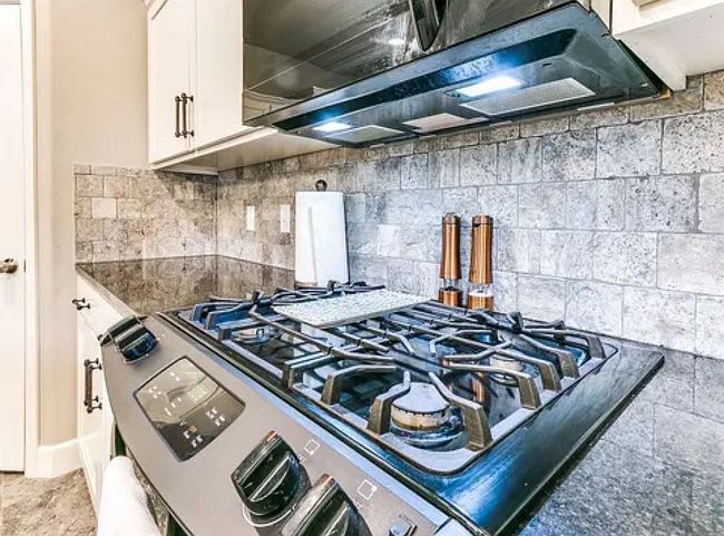 Additional photo 2 of property located at 2601 W Albuquerque St