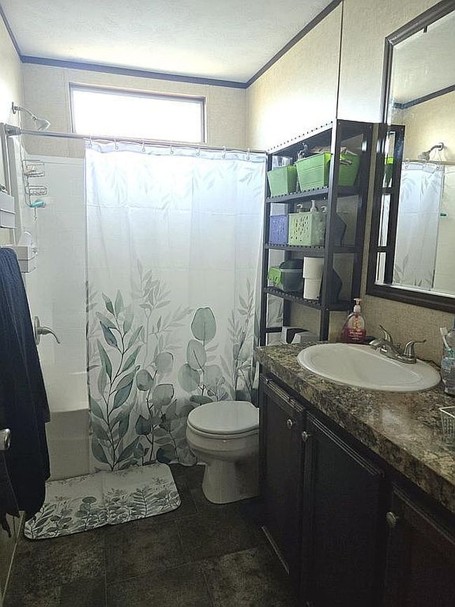 Photo of 320 Horseshoe Loop, Liberty Hill, TX