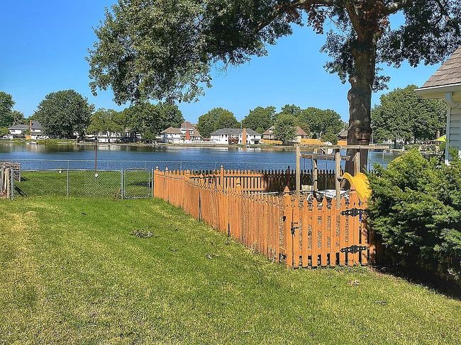 Photo of 1005 Johnston Dr, Raymore, MO